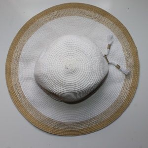 Beach hat - Tan and white - Size Small